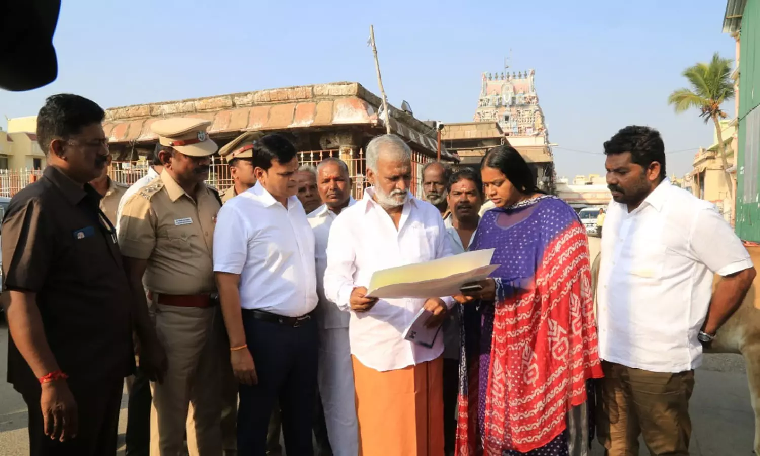 திருவல்லிக்கேணி பார்த்தசாரதி கோவிலில் தரிசன கட்டணம் ரூ.100 ஆக குறைப்பு- அமைச்சர் சேகர்பாபு திருவல்லிக்கேணி பார்த்தசாரதி கோவிலில் தரிசன கட்டணம் ரூ.100 ஆக குறைப்பு- அமைச்சர் சேகர்பாபு