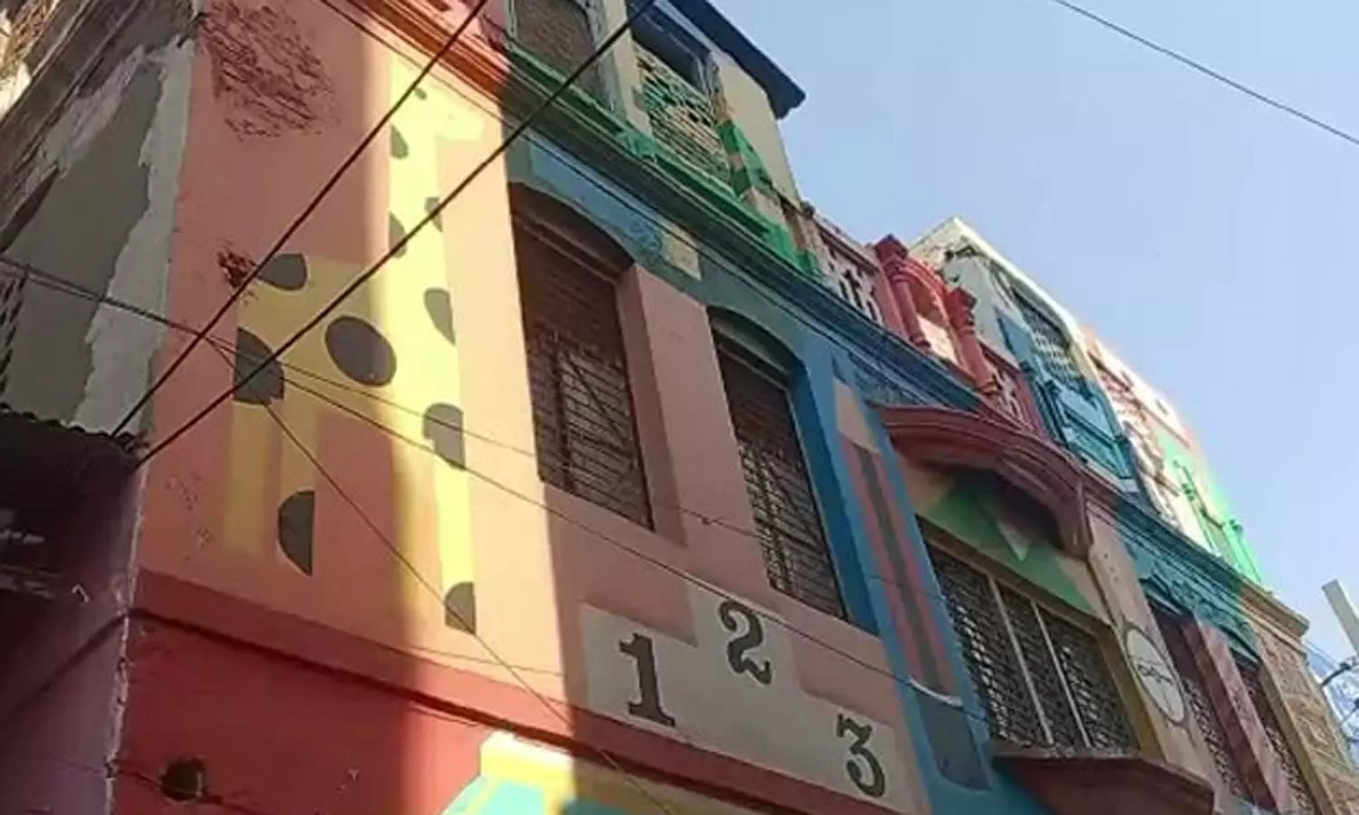 டெல்லியில் 5ம் வகுப்பு மாணவியை மாடியிலிருந்து தள்ளி விட்ட ஆசிரியை கைது