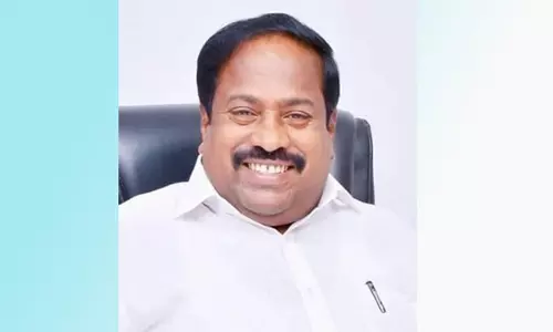குடும்ப அட்டைதாரர்களுக்கு ரூ.2 ஆயிரம் வழங்க வேண்டும்