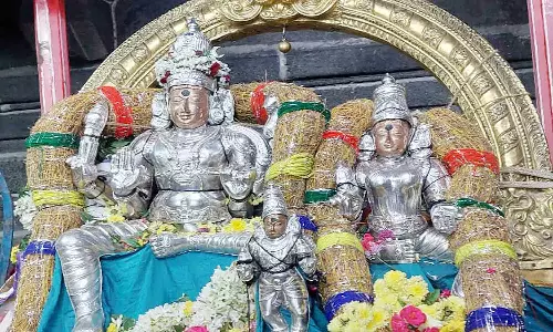மார்கழி பிறப்பை முன்னிட்டு பக்தர்கள் கிரிவலம்