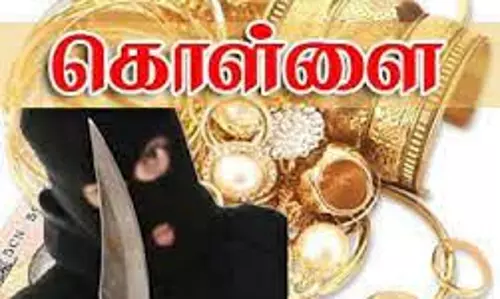 ஓசூர் நெசவாளர் தெருவில்   வீடு புகுந்து ரூ.5 லட்சம் நகைகள் கொள்ளை