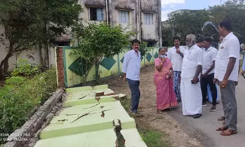 மீஞ்சூர் அருகே அரசு மேல்நிலைப்பள்ளி மதில் சுவர் இடிந்து விழுந்தது: எம்.எல்.ஏ. ஆய்வு