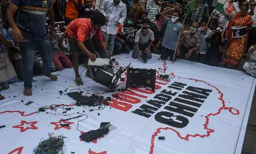 எல்லையில் மோதல் எதிரொலி- சீன பொருட்களை வாங்க 60 சதவீத இந்தியர்கள் மறுப்பு