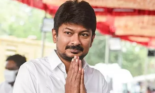 அஜித்தை தொடர்ந்து விஜய் படத்தின் உரிமையை கைப்பற்றிய உதயநிதி