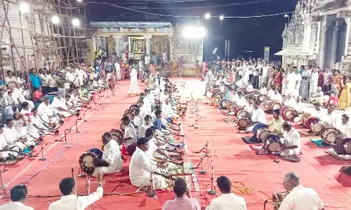 பிறவிமருந்தீஸ்வரர் கோவிலில் மங்கள இசை நிகழ்ச்சி