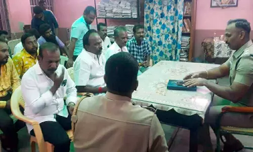 தூத்துக்குடி மாவட்டத்திற்கு மருத்துவக்கழிவுகளை ஏற்றி வந்தால் வாகனங்கள் பறிமுதல் செய்யப்படும்- போலீஸ் சூப்பிரண்டு பாலாஜி சரவணன்  எச்சரிக்கை