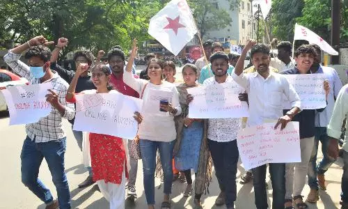 கோவையில் பிரதமர் மற்றும் ஜனாதிபதிக்கு தபால் அனுப்பும் போராட்டம்