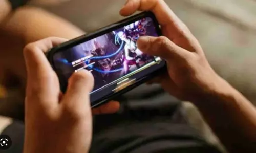 காரைக்கால் திருநள்ளாறில்  13 வயது சிறுமியிடம் ஆபாச வீடியோ காட்டிய வாலிபர்