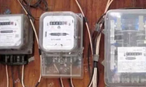 மின் இணைப்பு வைத்திருப்பவர்களில் 1.09 கோடி பேர் ஆதார் எண் இணைத்துள்ளனர்