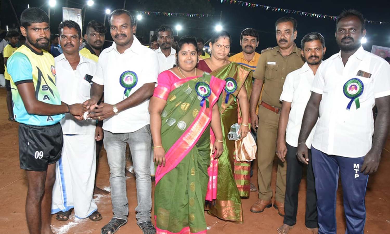 கடையம் அருகே புத்தாண்டு கபடி போட்டி