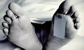 ஆம்னி பஸ்சில் அழுகிய நிலையில் புரோக்கர் உடல் ஆம்னி பஸ்சில் அழுகிய நிலையில் புரோக்கர் உடல்