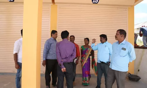 தேவர்சோலையில் பேரூராட்சிகளின் உதவி இயக்குனர் திடீர் ஆய்வு