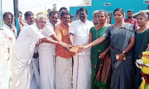 மருதம்புத்தூர், புதுப்பட்டி பஞ்சாயத்துகளில் ரூ.17.50 லட்சம் செலவில் திட்டப்பணிகள்- சிவபத்மநாதன் தொடங்கி வைத்தார்