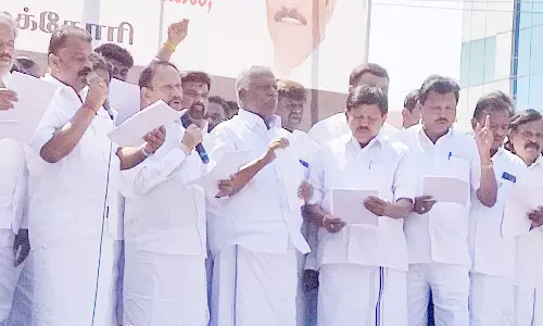 தி.மு.க.வின் குடும்ப அரசியலுக்கு  முடிவு கட்ட வேண்டும்  - தம்பிதுரை எம்.பி.பேச்சு