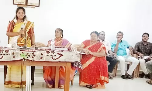 வாய்க்காலில் கழிவுநீர் கலப்பதை தடுக்க வேண்டும்- ஒன்றியக்குழு கூட்டத்தில் வலியுறுத்தல்