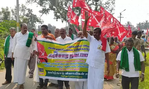 தொழிற்பூங்கா அமைக்க எதிர்ப்பு: அன்னூரில் விவசாயிகள் நடைபயணம்