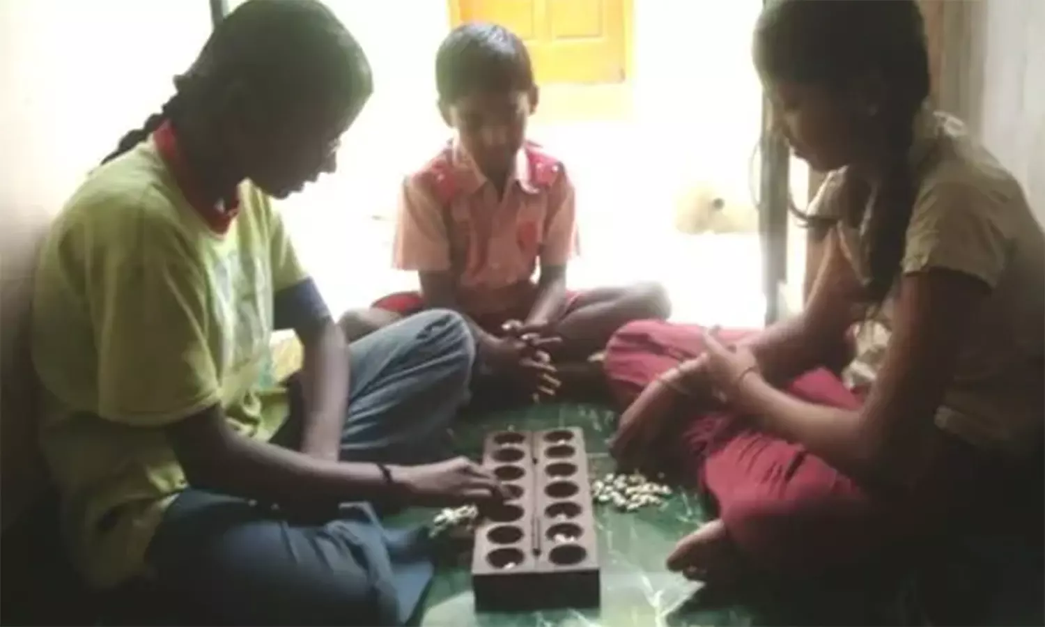 குழந்தைகளுக்கு பாரம்பரியத்தில் நாட்டம் ஏற்படுத்த வேண்டும்