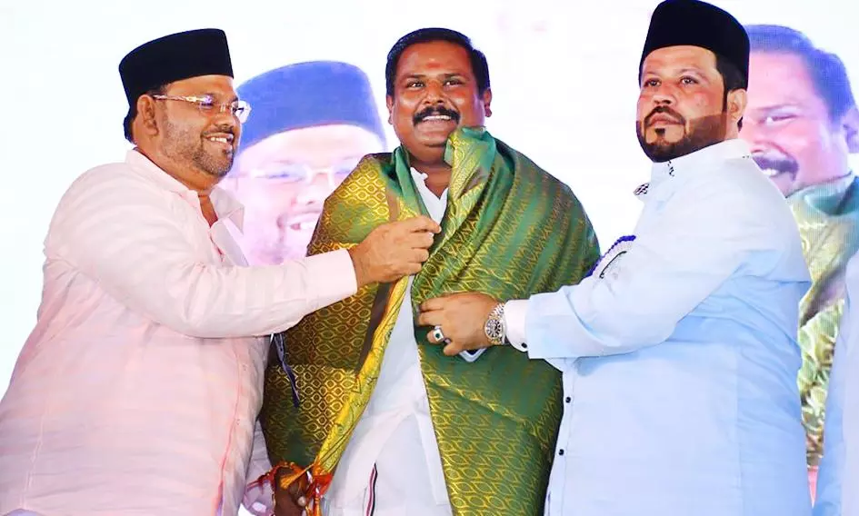 வழுதூர் கிராண்ட் ஜாமியா மஸ்ஜித் வடிவமைத்த பொறியாளருக்கு வாழ்த்து