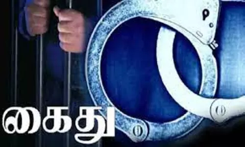 மரக்காணம் அருகே   சாராயம் விற்ற 2 பேர் கைது