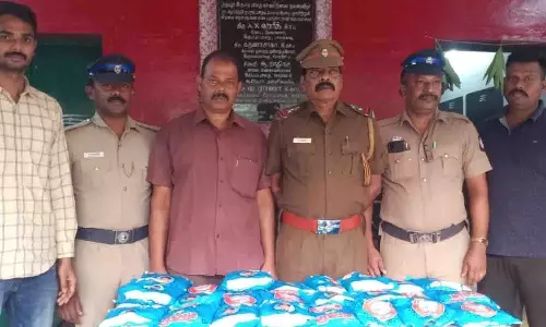 10 கிலோ புகையிலை பொருட்கள் பறிமுதல்