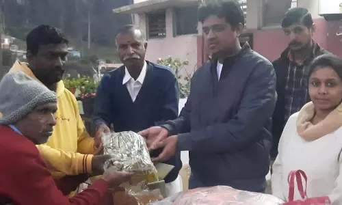 ஊட்டி ஆதரவற்றோர் இல்லத்தில் நலத்திட்ட உதவிகள் வழங்கும் விழா