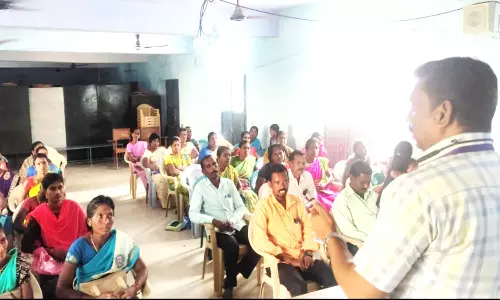 எழுத்தறிவு திட்ட தன்னார்வலர்களுக்கு பயிற்சி முகாம்