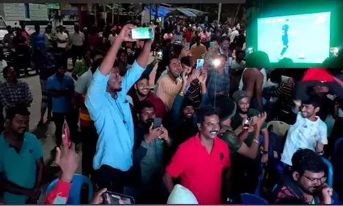 அரக்கோணத்தில் உலகக் கோப்பை கால்பந்து இறுதி போட்டி பெரிய திரையில் ஒளிபரப்பு