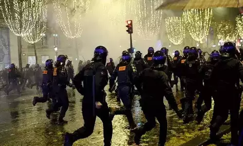 பிரான்சில் வன்முறையில் ஈடுபட்ட ரசிகர்கள்