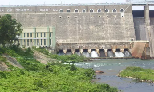 பவானிசாகர் அணையில் இருந்து  தண்ணீர் திறப்பு குறைப்பு