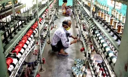 பட்டு நூல்களுக்கான ஜிஎஸ்டியை ரத்து செய்ய நெசவாளர்கள் கோரிக்கை