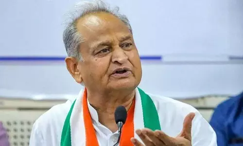 ஏப்ரல் 1ம் தேதி முதல் 500 ரூபாய்க்கு கேஸ் சிலிண்டர்- ராஜஸ்தான் முதல்வர் அசோக் கெலாட் அறிவிப்பு