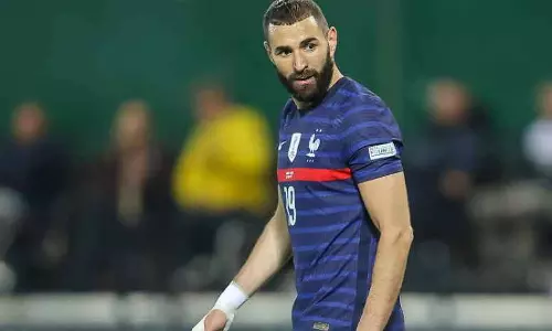 சர்வதேச கால்பந்து போட்டியில் இருந்து பிரான்ஸ் வீரர் ஓய்வு
