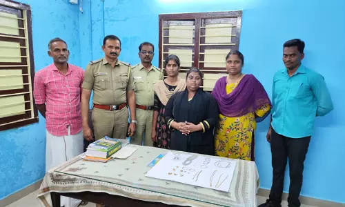 வேப்பூர் அருகே  அரசு ஊழியர் வீட்டில் நகை திருடிய பெண் கைது