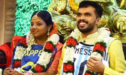 கொச்சியில் ருசிகரம்: அர்ஜென்டினா, பிரான்ஸ் ஜெர்சி அணிந்து கேரள ஜோடி திருமணம்