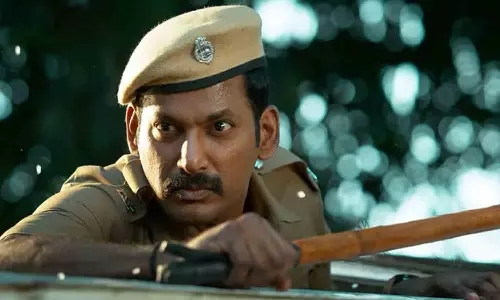 வீரத்துக்கோர் நிறமுண்டு.. வைரலாகும் லத்தி பட பாடல்