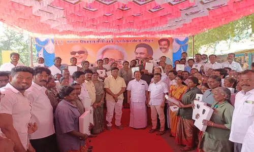 தூய்மை பணியாளர்களுக்கு நலத்திட்ட உதவிகள் வழங்கல்