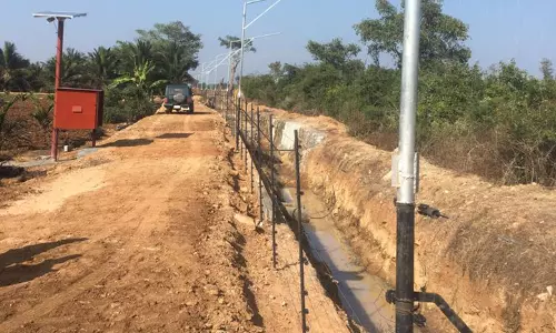 4 கிலோ மீட்டர் தூரத்துக்கு சூரிய மின் வேலி அமைப்பு