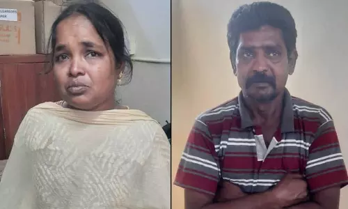 கஞ்சா பதுக்கி விற்ற இருவர் கைது