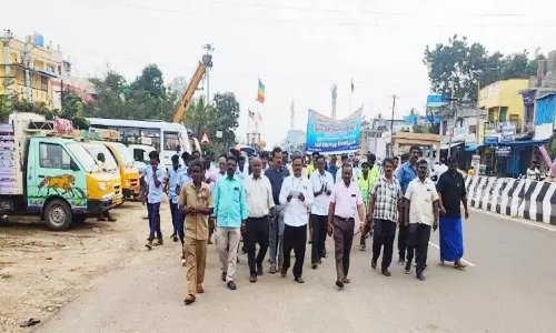 செய்யாறில் மின் சிக்கனம் குறித்து விழிப்புணர்வு துண்டு பிரசுரம்