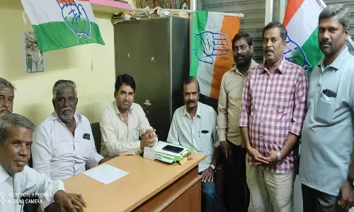 மழையால் பாதிக்கப்பட்ட கைத்தறி நெசவாளர்களுக்கு ரூ.3 ஆயிரம் நிவாரணம் வழங்க வேண்டும்