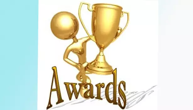 பிளாஸ்டிக் இல்லாததாக மாற்ற கல்வி நிறுவனங்களுக்கு மஞ்சப்பை விருதுகள்