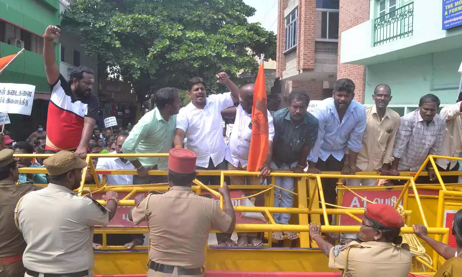 ரேஷன்கடை ஊழியர்கள் ஊர்வலம் - ஆர்ப்பாட்டம் ரேஷன்கடை ஊழியர்கள் ஊர்வலம் - ஆர்ப்பாட்டம்