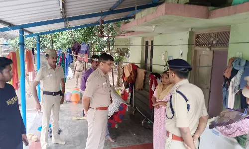 திண்டிவனம் அருகே உதவி தலைமை ஆசிரியை-மகளிடம் 20 பவுன் நகை கொள்ளை