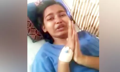 அபூர்வ நோயால் இரண்டு கால்களும் பாதிப்பு- உயர் சிகிச்சைக்கு பணம் இல்லாமல் உயிருக்கு போராடும் சீர்காழி மாணவி