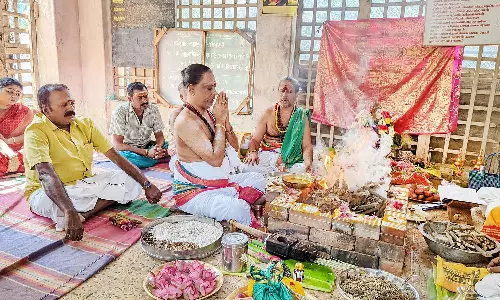 பழனியில் பாதயாத்திரை பக்தர்களுக்காக சிறப்பு வழிபாடு