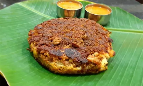 வீட்டிலேயே செய்யலாம் மதுரை ஸ்டைல் கறி தோசை