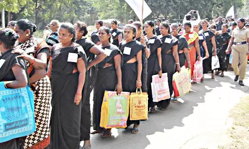 தூய்மை பணியாளர்கள் கருஞ்சட்டை பேரணி