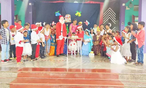 சுரண்டை எஸ்.ஆர்.பள்ளியில் கிறிஸ்துமஸ் விழா