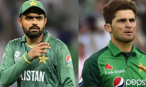 அவர் பாகிஸ்தானின் பெருமை- பாபர் அசாம் கேப்டன்சி குறித்த விமர்சனத்துக்கு ஷாஹீன் அப்ரிடி ஆதரவு