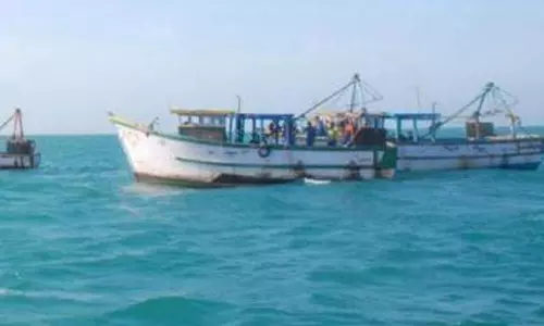 நாகை மீனவர்கள் 11 பேர் சிறைபிடிப்பு- இலங்கை கடற்படை நடவடிக்கை